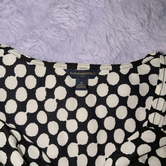 NWOT Banana Republic Black and White Polka Dot Blouse - Picture 3 of 6